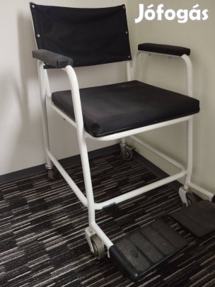 Mozgássérült etetőszék