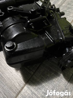 Mtz utn 2 karos adagoló