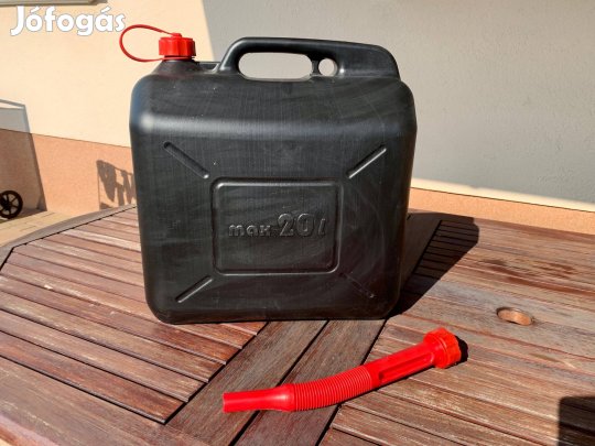 Műanyag 20 literes üzemanyagkanna kiöntőcsővel