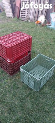 Műanyag 30-as ládák
