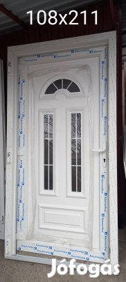 Műanyag Bejárati Ajtó