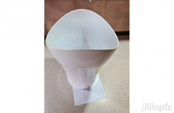 Műanyag Váza 28 CM