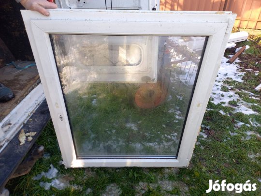 Műanyag ablak 104 cm x 123 cm