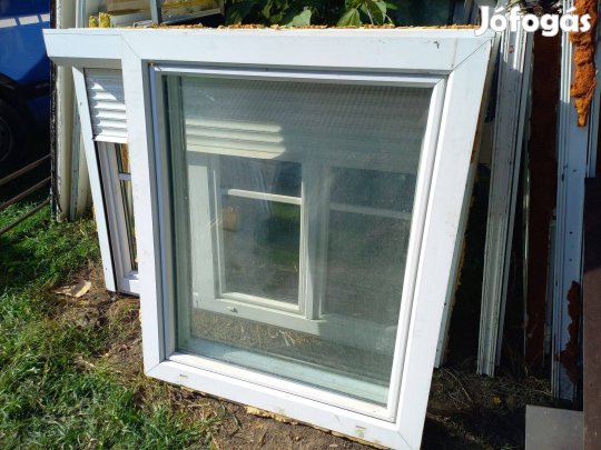 Műanyag ablak 106 cm x 125 cm