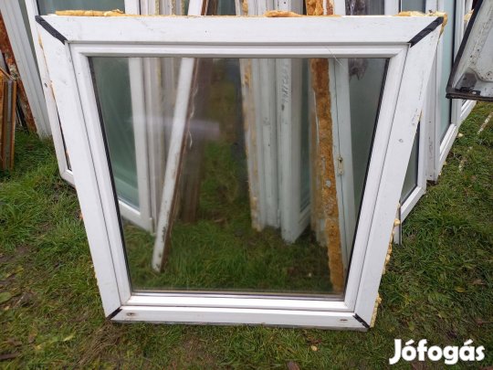 Műanyag ablak 108 cm x 113 cm