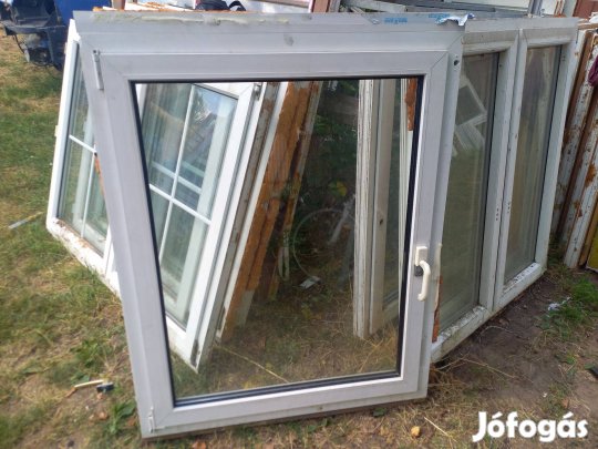 Műanyag ablak 108 cm x 130 cm