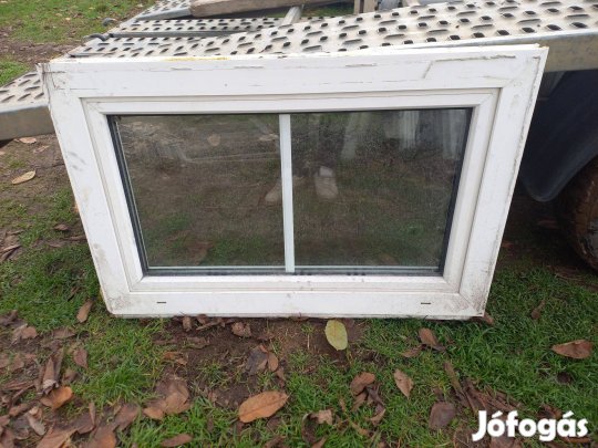 Műanyag ablak 109 cm x 71 cm