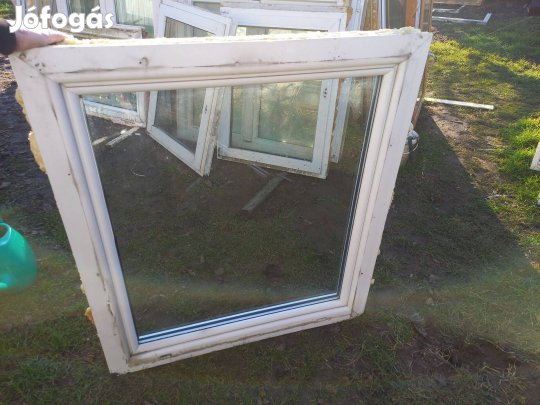 Műanyag ablak 112 cm x 125 cm