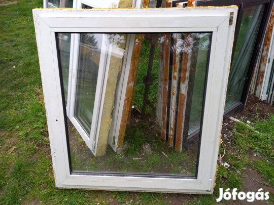 Műanyag ablak 122 cm x 130 cm