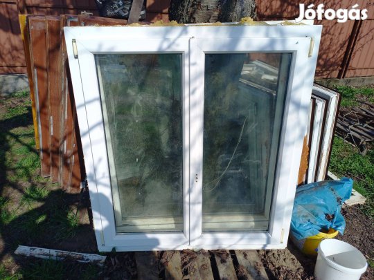 Műanyag ablak 122 cm x 133 cm
