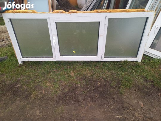 Műanyag ablak 212 cm x 78 cm