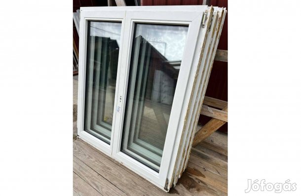 Műanyag ablak 4 db egyforma 118 x 133 cm kétszárnyú