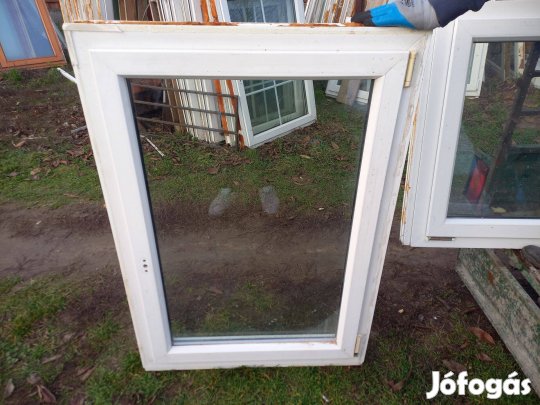 Műanyag ablak 88 cm x 125 cm ; 98 cm x 125 cm