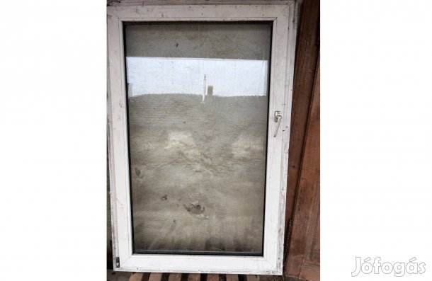 Műanyag ablak bontott 107x162 cm