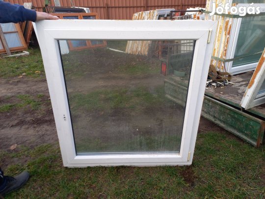 Műanyag ablak ok 128 cm x 135 cm