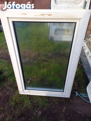 Műanyag ablak ok 88 cm x 133 cm