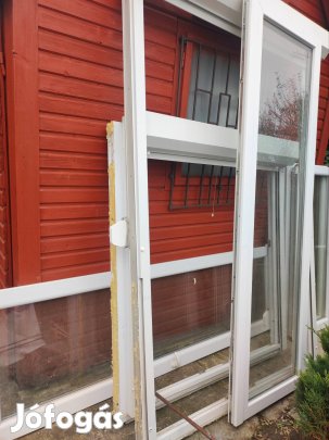 Műanyag ablak redőnnyel , szúnyoghálóval sürgősen eladó. 