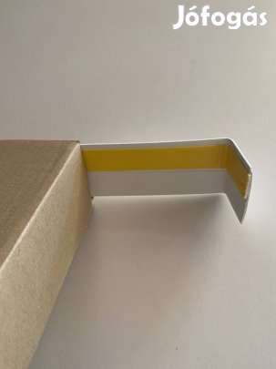 Műanyag ablak takaró léc 7cm