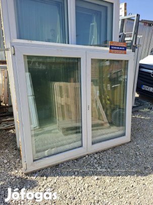 Műanyag ablakok 166×138