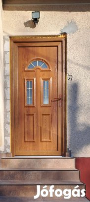 Műanyag aranytölgy ajtó