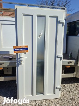 Műanyag bejárati ajtó 106×208
