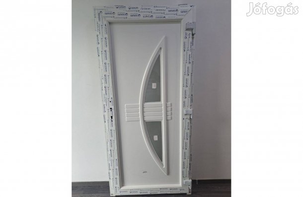 Műanyag bejáratiajtó 98x208 cm Új!