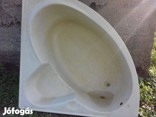 Műanyag bontott sarokkád