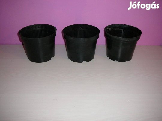 Műanyag cserepek eladóak