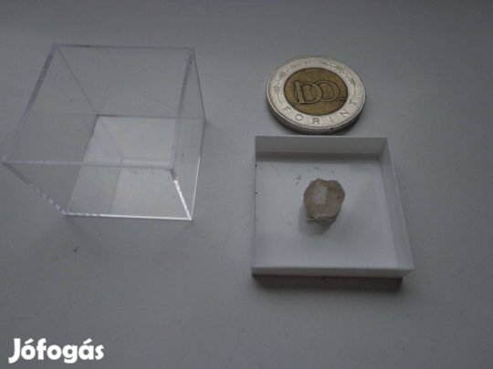 Műanyag dobozban topáz