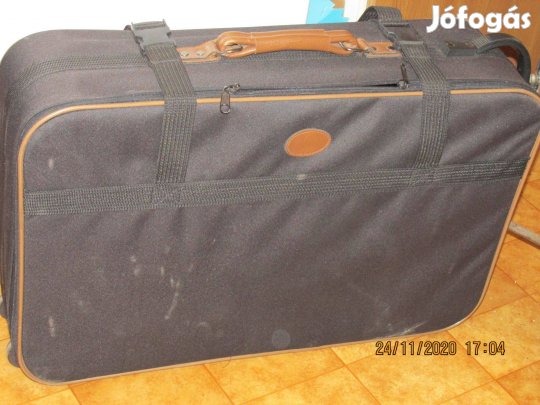 Műanyag dobozos vagy vászon fém vázas utazó bőröndök