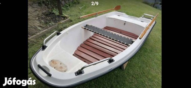Műanyag duplafalú 330x140 es csónak zárható tárolórekesszel eladó 