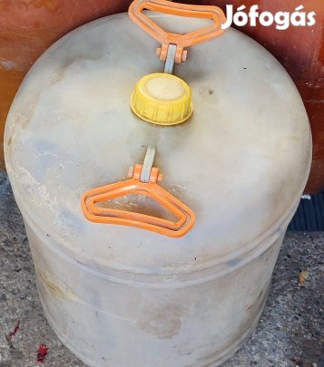 Műanyag gázolajos 50 literes hordó