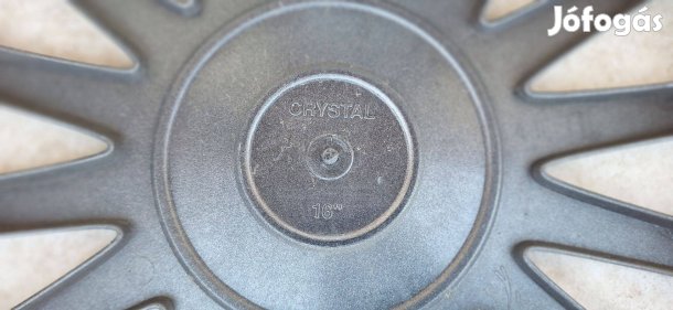 Műanyag gépkocsi dísztárcsa eladó