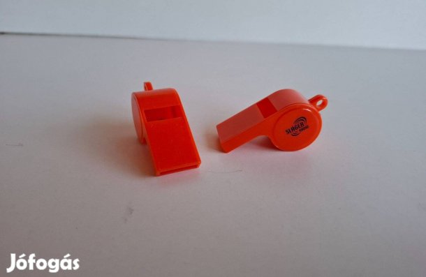 Műanyag golyós síp új emblémázott darabár