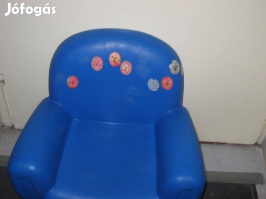 Műanyag gyerekfotel