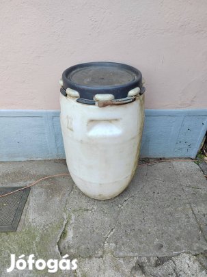 Műanyag hordó