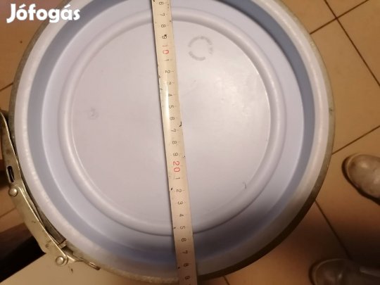 Műanyag hordó eladó. 