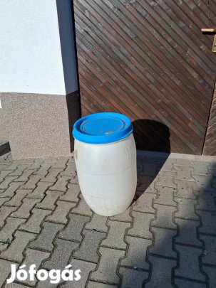 Műanyag hordók