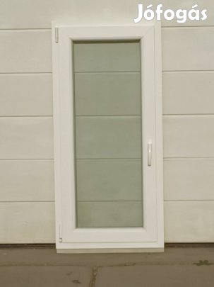 Műanyag hőszigetelt ablak 66x138+3