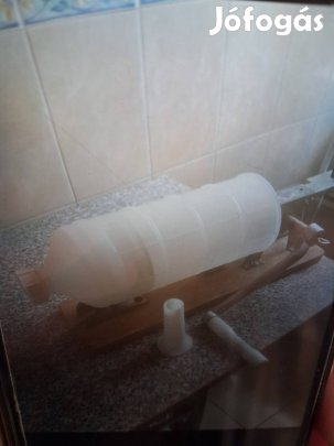 Müanyag hurka kolbász töltö .