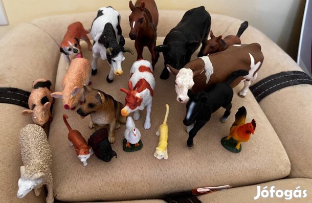 Műanyag játék állatok