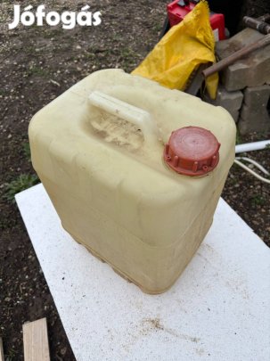 Müanyag kanna 20 literes kb 50 db