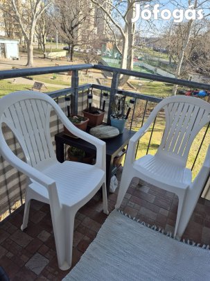 Műanyag kerti szék eladó Debrecenben 