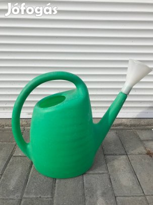 Műanyag locsoló kanna