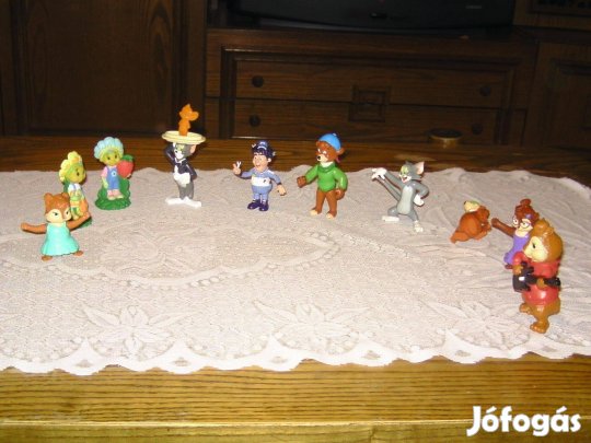 Műanyag mesefigurák