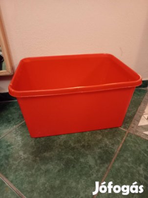Műanyag nagyméretű tároló doboz piros színben 