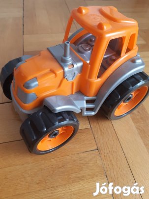 Műanyag nagyméretű traktor