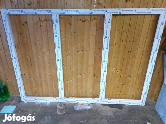 Műanyag nyílászáró 150 X 210
