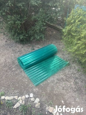 Műanyag poliészter hullámlemez (zöld, 10m hosszú, 125cm magas)