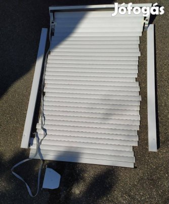 Műanyag redőny - 90x130 ablakhoz, kiváló állapotban